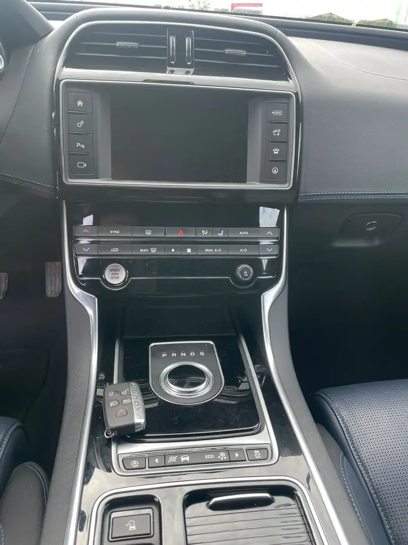 Jaguar XE 20d Aut. Prestige - 2