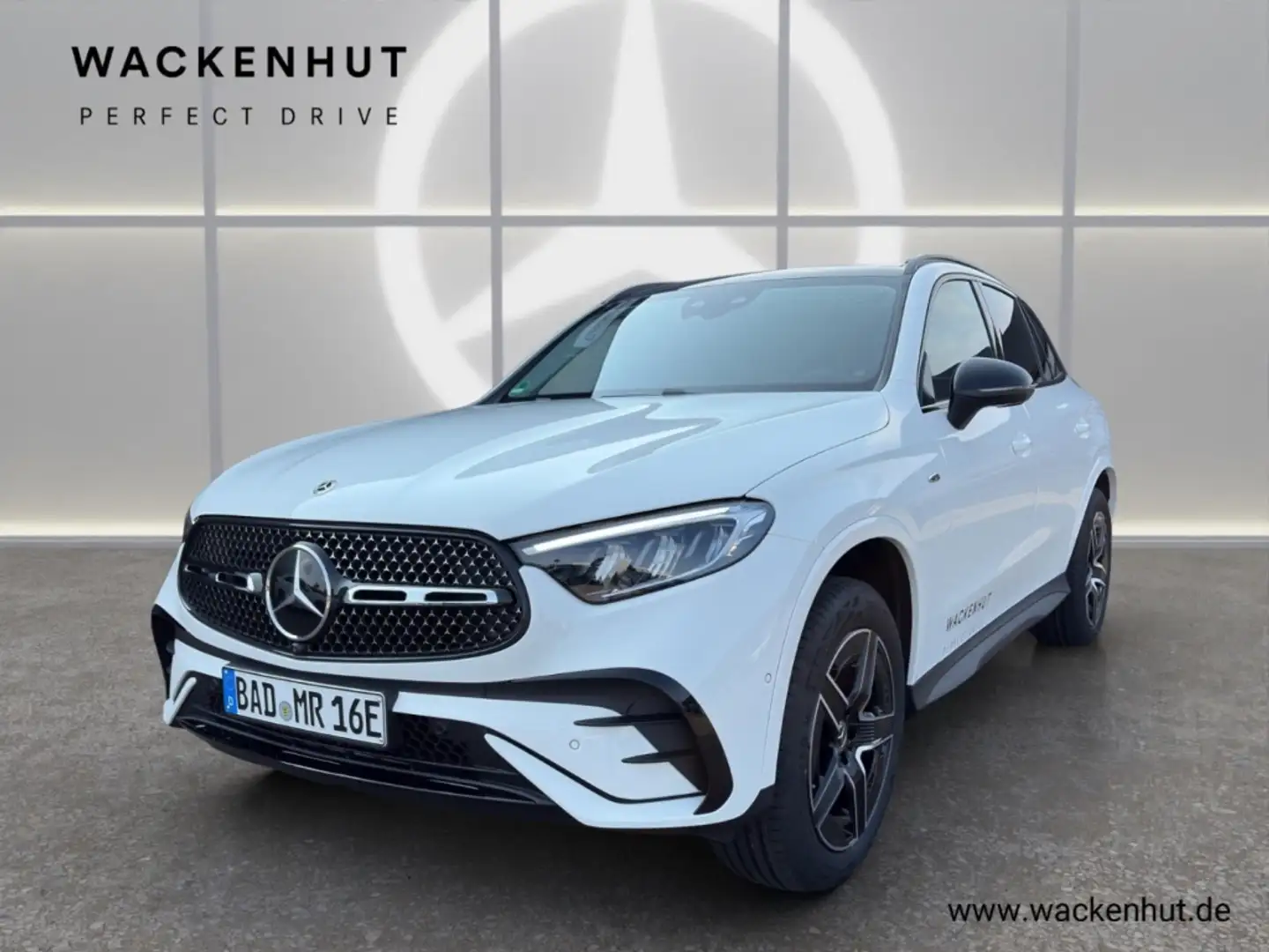Mercedes-Benz GLC 300 e 4M EDITION AMG NIGHT PANO AHK DISTR 360° Weiß - 2
