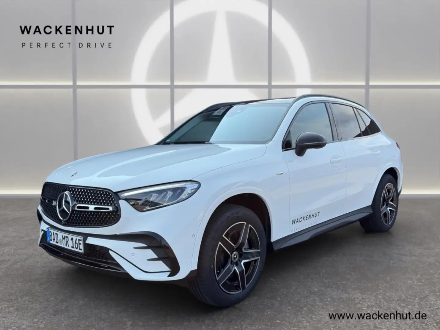 Mercedes-Benz GLC 300 e 4M EDITION AMG NIGHT PANO AHK DISTR 360° Weiß - 1