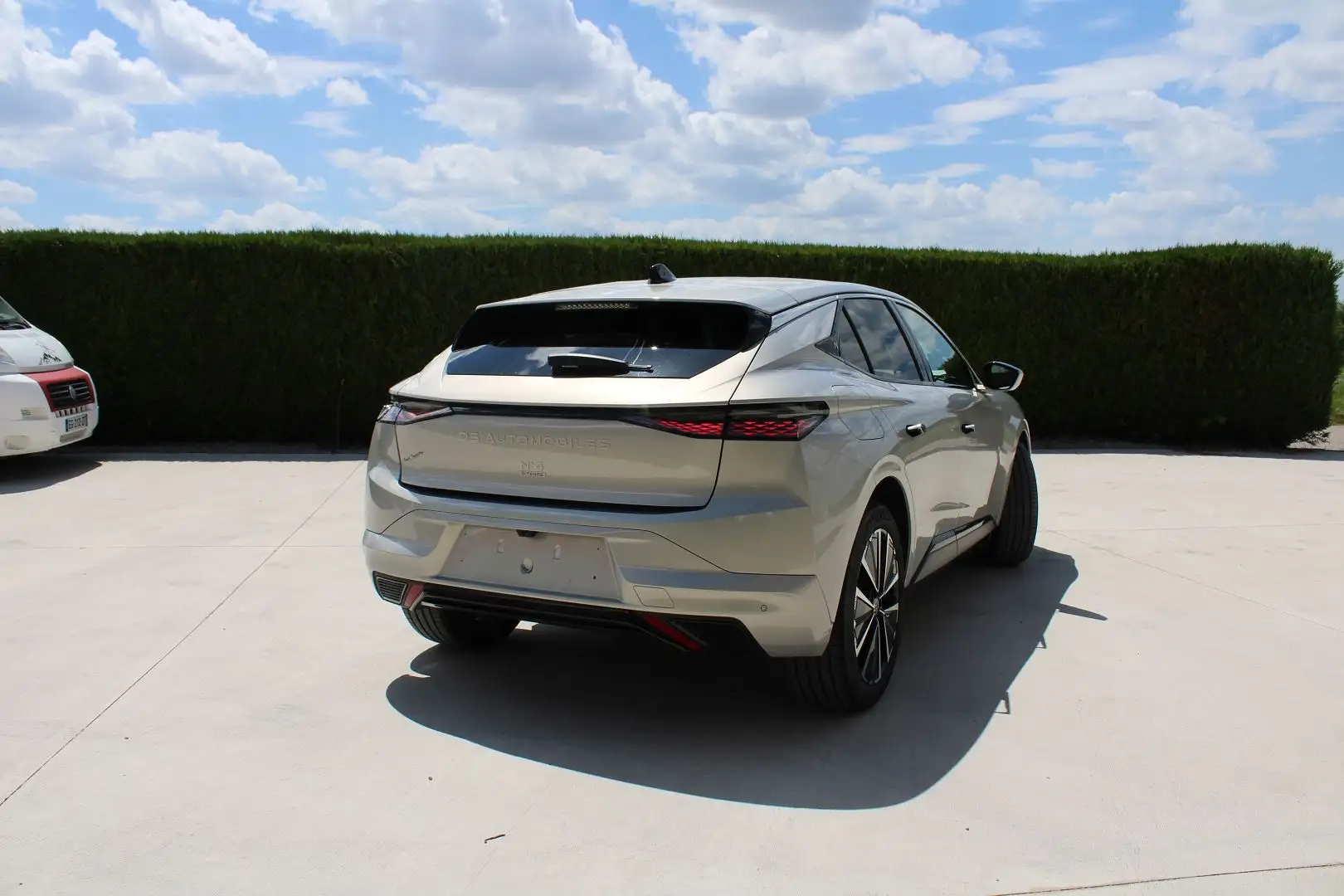 DS Automobiles N°4 E-TENSE 215 CV ETOILE \ELECTRIQUE\ GRANDE AUTONOMIE GPS 3D CAMÉRA USB BOITE AUTO - 2