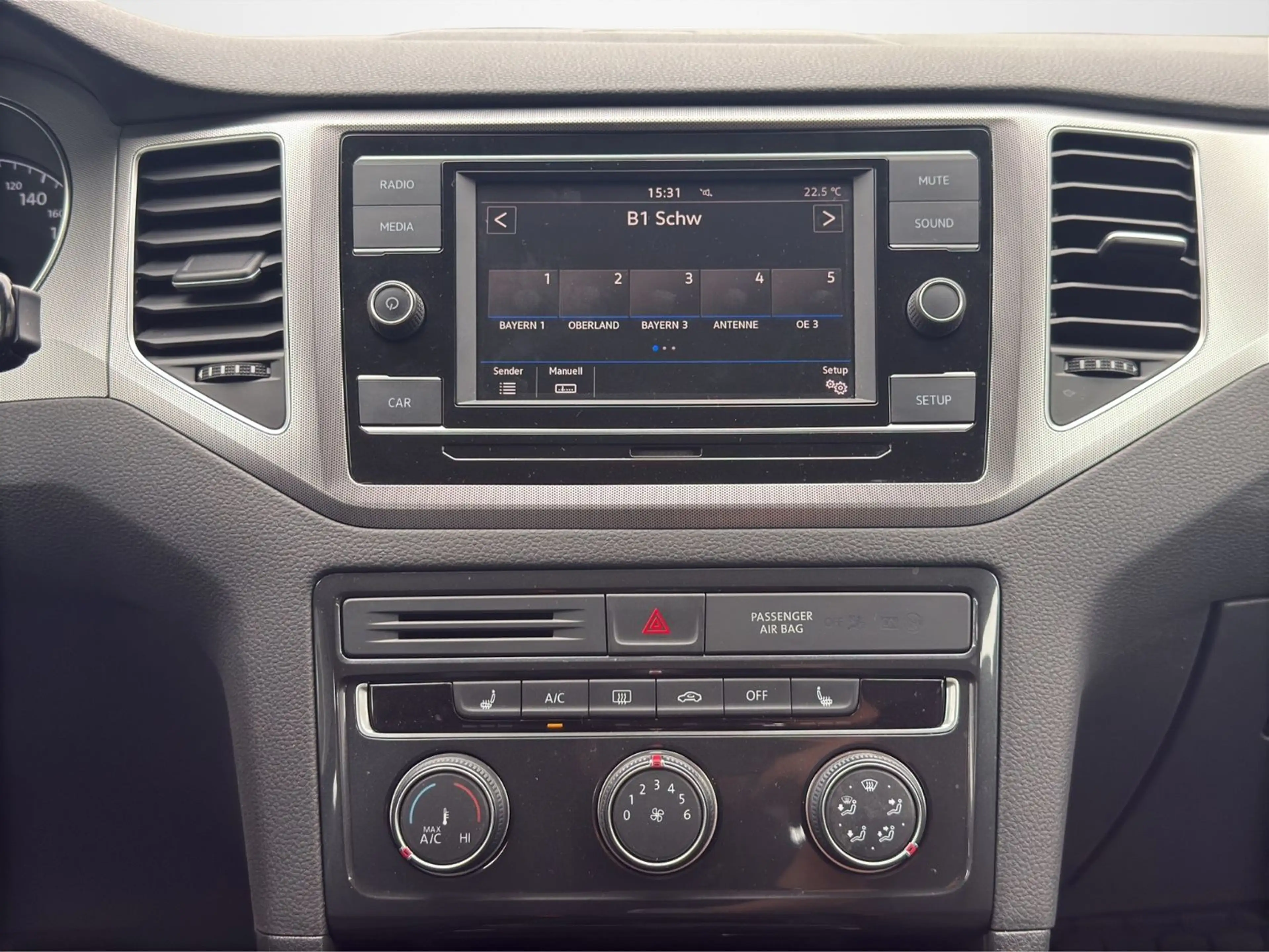 Volkswagen Golf Sportsvan — photo 15