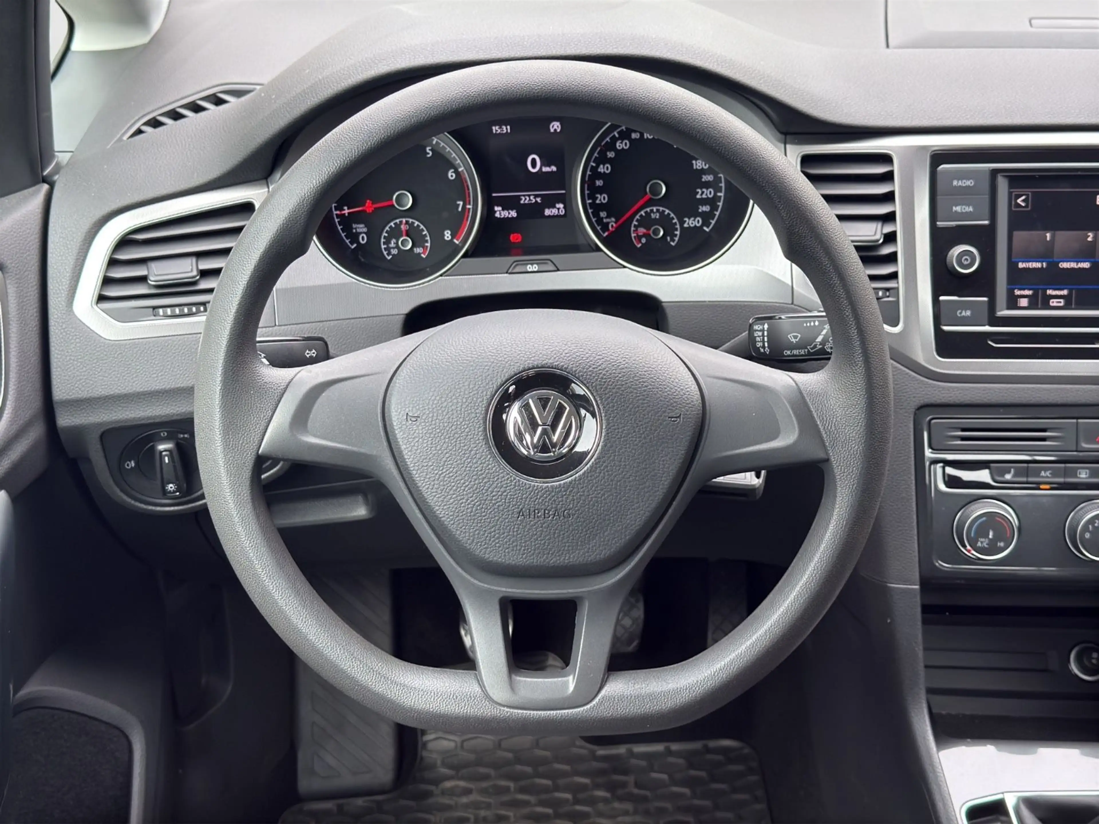 Volkswagen Golf Sportsvan — photo 11