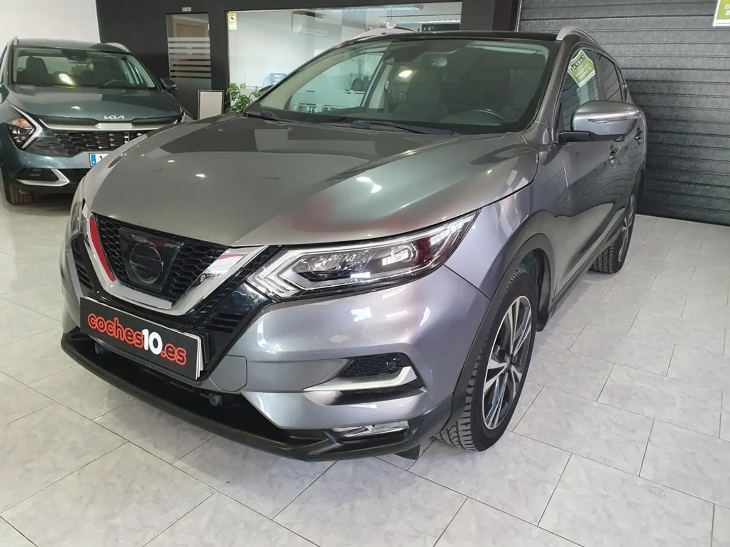 Nissan Qashqai 1.2 DIG-T N-Connecta 4x2 Gris - 2