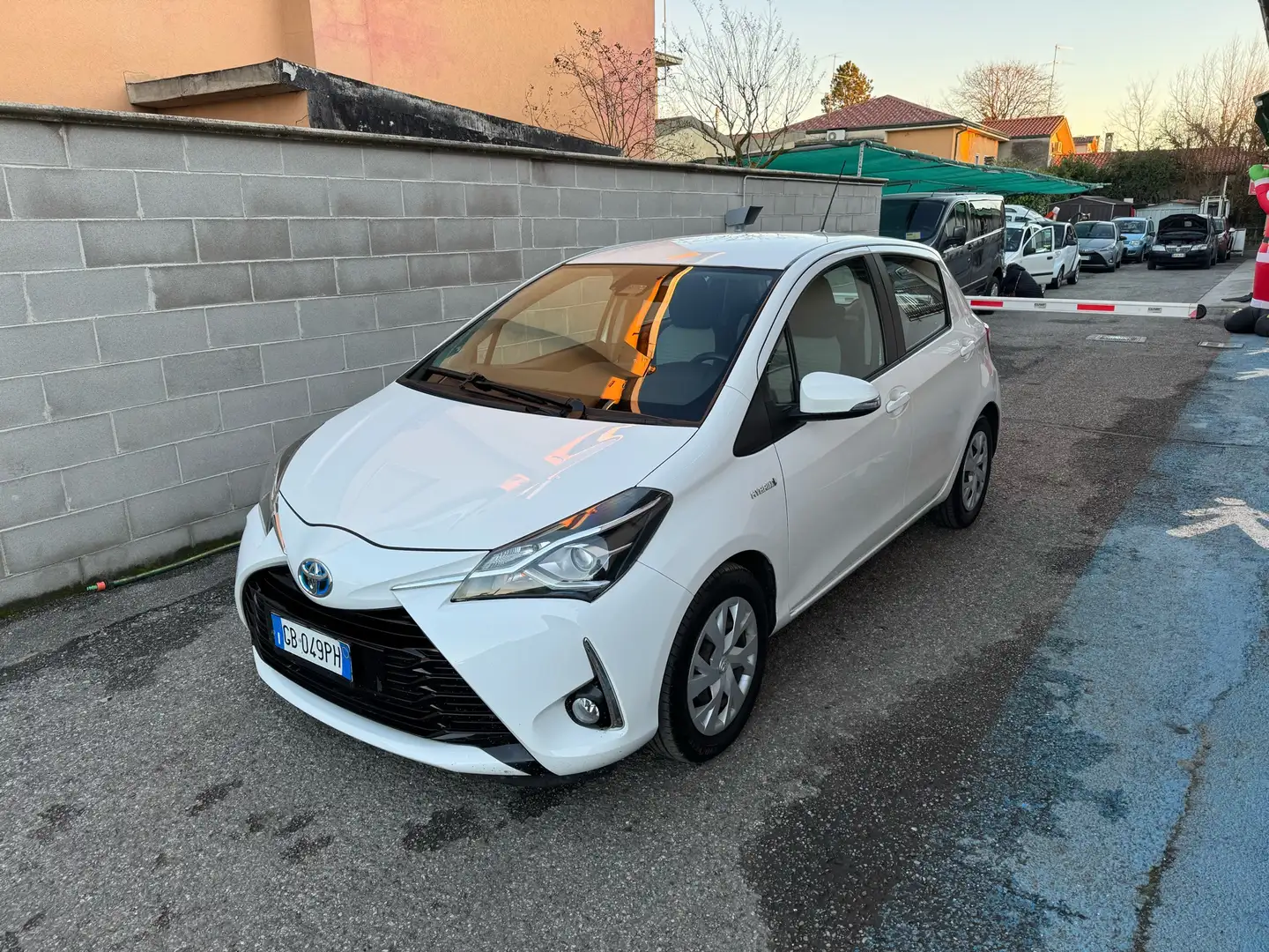 Toyota Yaris Yaris 5p 1.5h Active Plus Wit - 1