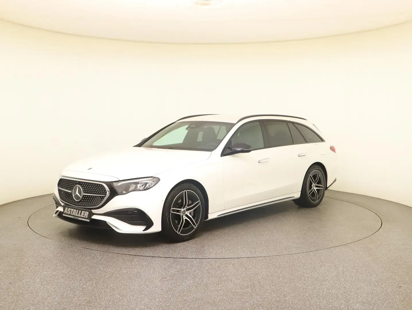 Mercedes-Benz E 300 T e AMG Line 2x LED+MBUX+Night+19"+Distron Weiß - 2