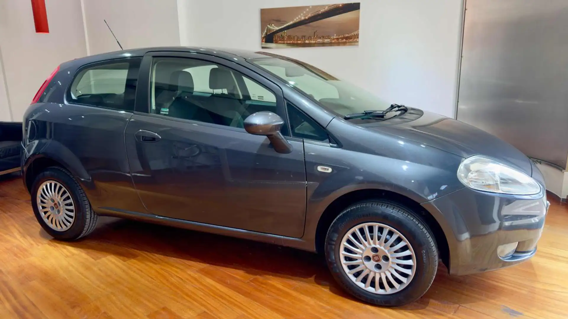 Fiat Punto 1.4 3p. Natural Power Grau - 1