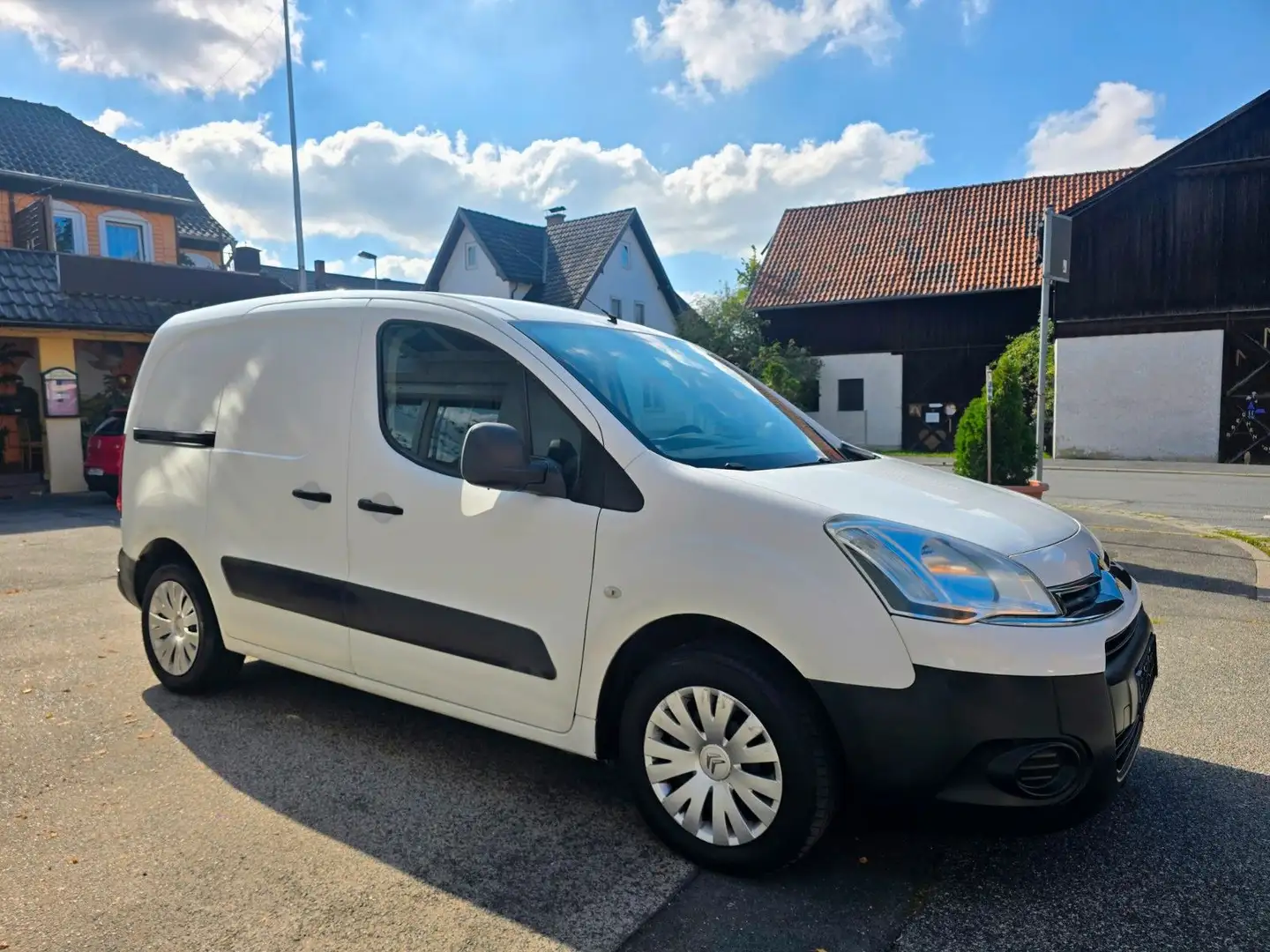 Citroen Berlingo Kasten Niveau B L1 !! AHK !! 1.Hand ! Weiß - 1