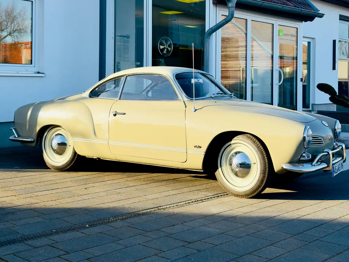 Volkswagen Karmann Ghia Typ 14 Coupé (1965) Beige - 1