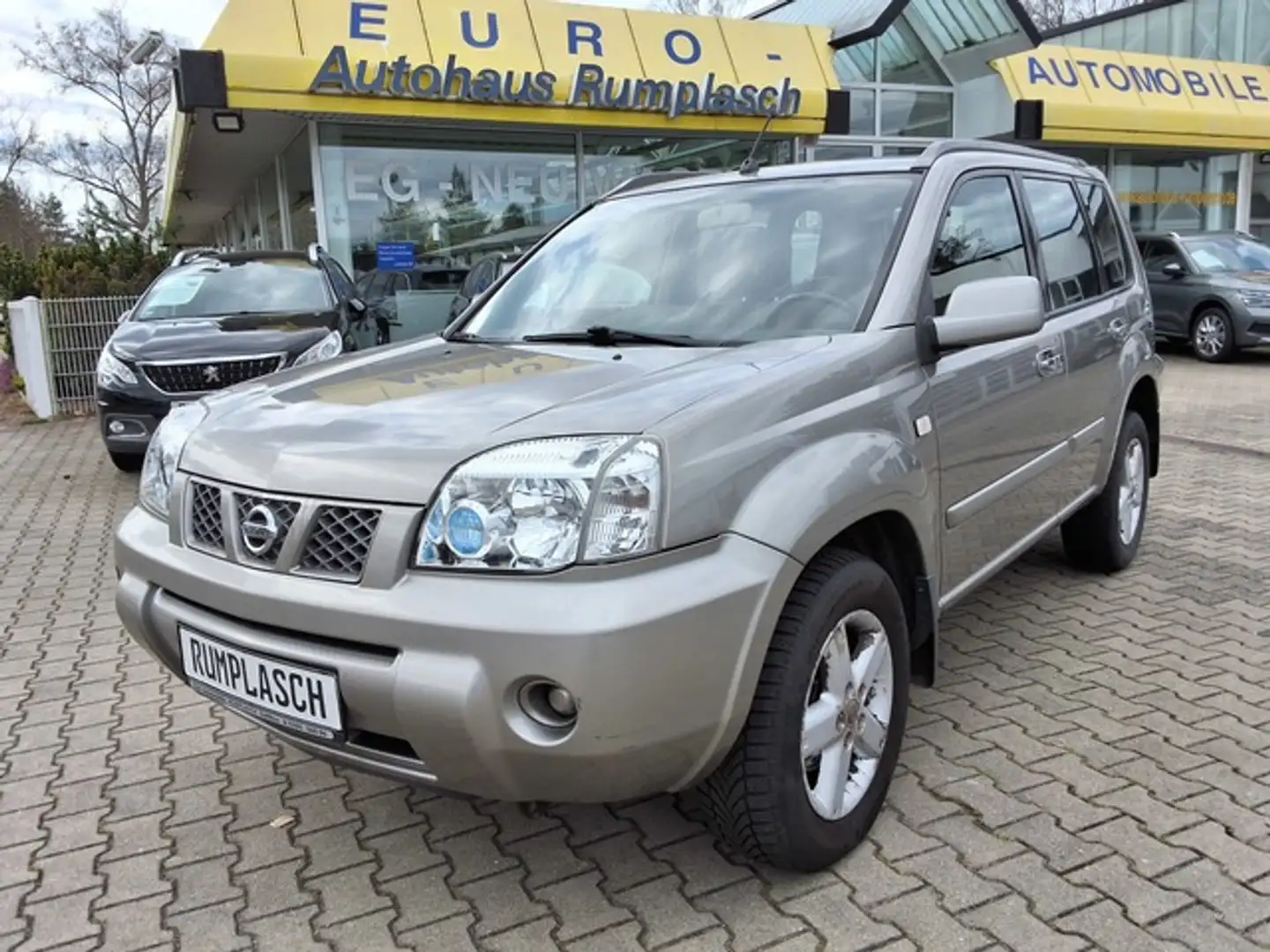 Nissan X-Trail 2.2 dCi, Comfort 4x4 DPF Klimaaut. Alus 16`  AHK W Zilver - 2