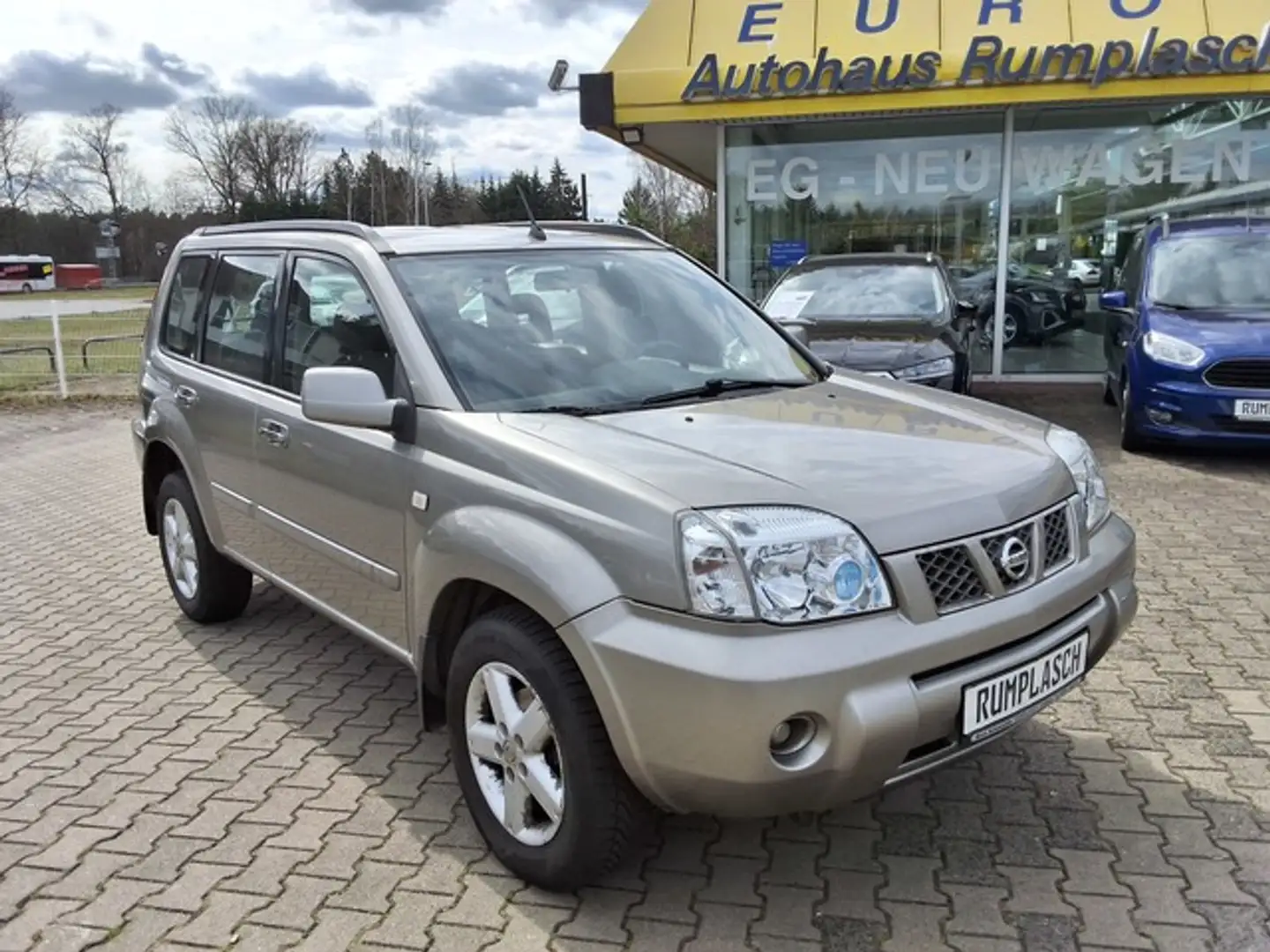 Nissan X-Trail 2.2 dCi, Comfort 4x4 DPF Klimaaut. Alus 16`  AHK W Zilver - 1