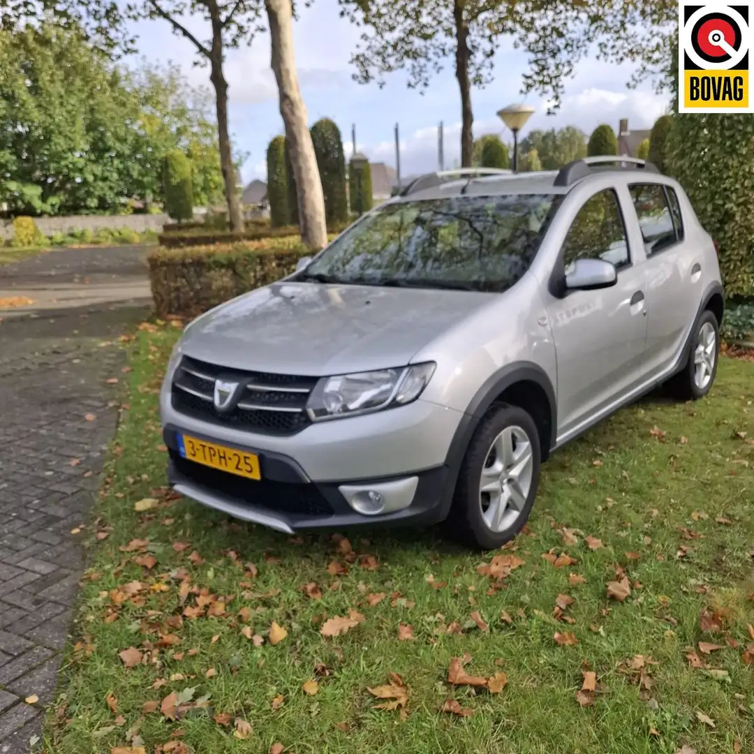 Dacia Sandero 0.9 TCe Stepway Lauréate Gris - 1