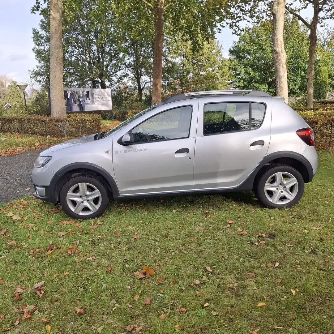 Dacia Sandero 0.9 TCe Stepway Lauréate Gris - 2