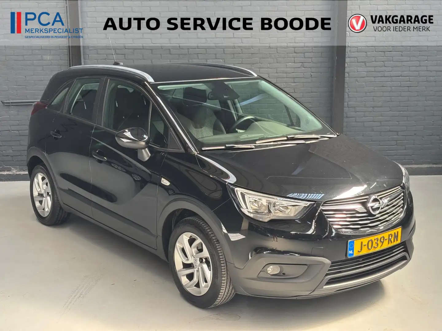 Opel Crossland X 1.2 (82 pk) Edition Plus - navigatie - airco - par Schwarz - 2