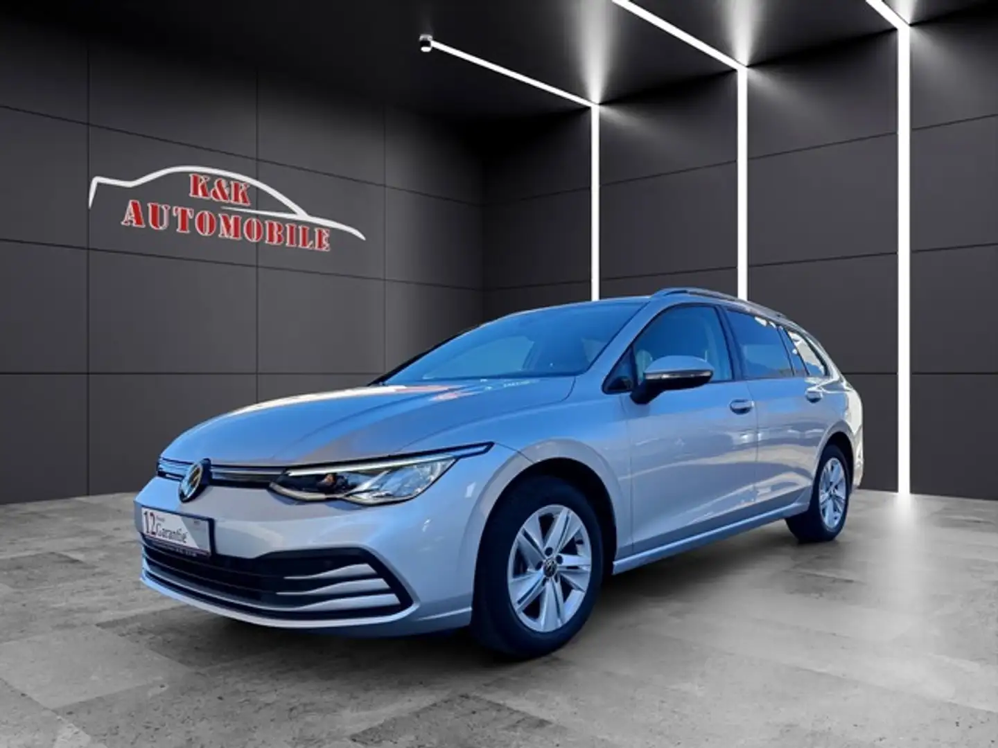 Volkswagen Golf VIII Life 2.0 TDI DSG NAVI/AID/LED//CAM/AHK Zilver - 1