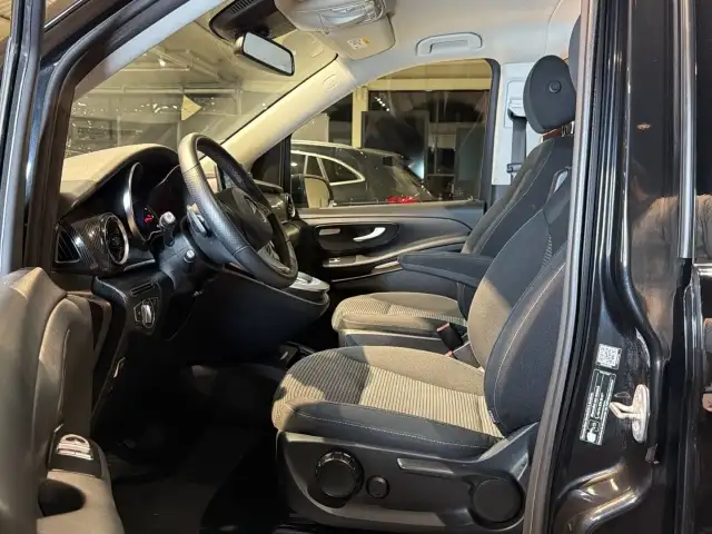Mercedes-Benz V-Class view 7