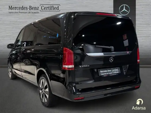 Mercedes-Benz V-Class view 3