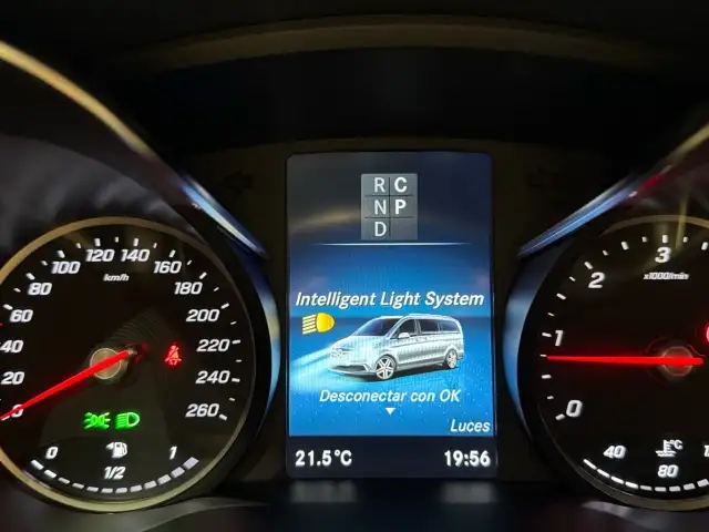 Mercedes-Benz V-Class view 15