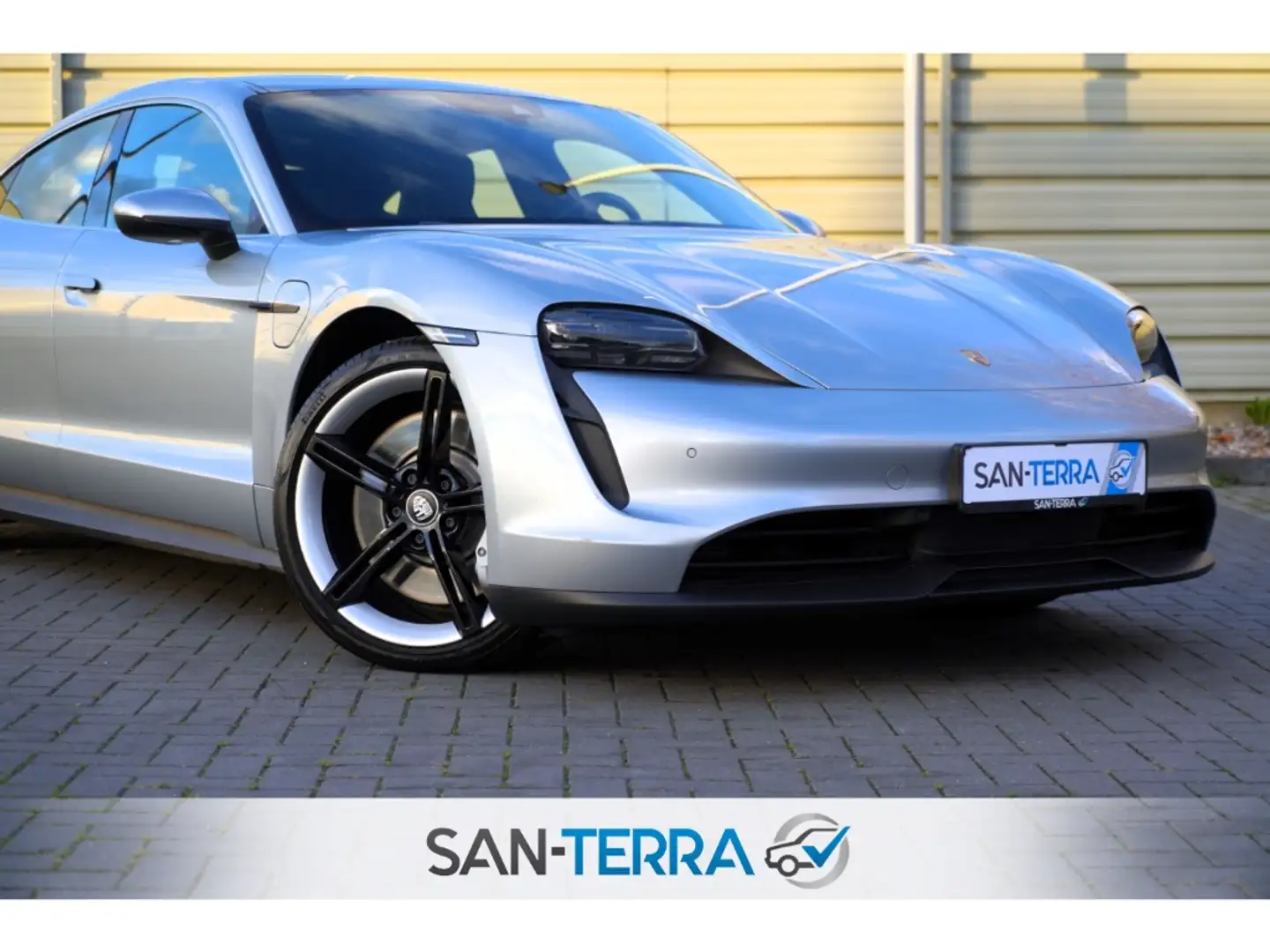 Porsche Taycan 4S PERFORMANCE PLUS PANO*BOSE*SPORT-SOUND*LEDER* Argent - 2