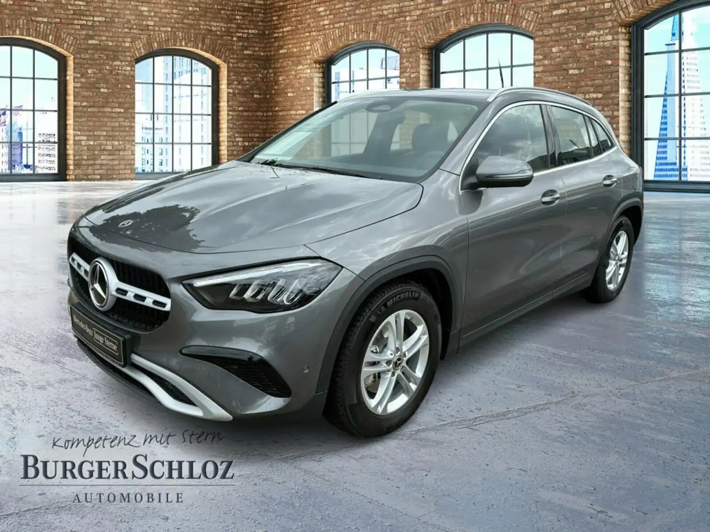 Mercedes-Benz GLA 180 AHK/LED/KAMERA/NAVI Grau - 1
