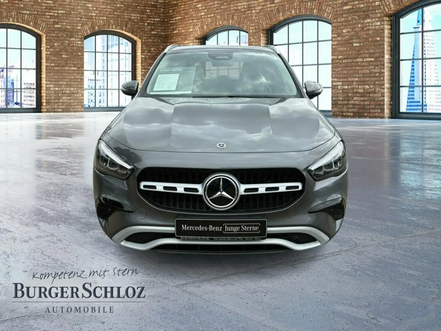 Mercedes-Benz GLA 180 AHK/LED/KAMERA/NAVI Grau - 2