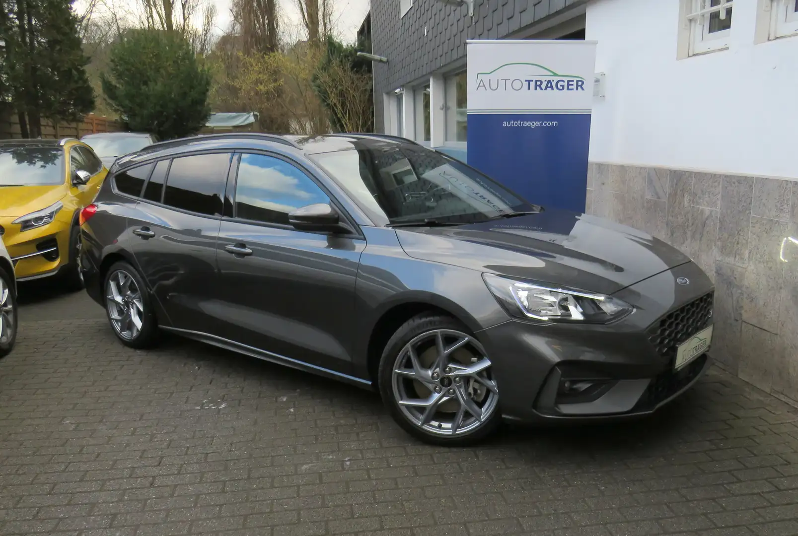 Ford Focus Turnier ST // DAB, R-kam, Ahk, Recaro Grau - 1