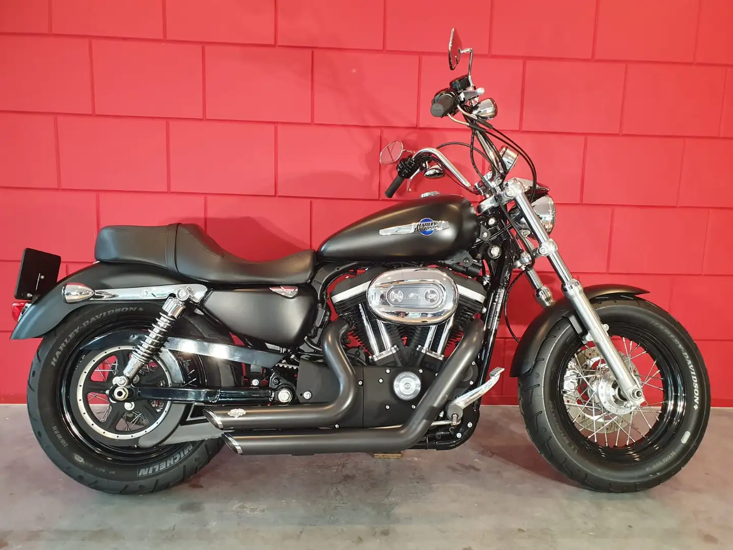 Harley-Davidson XL 1200 CUSTOM LIMITED EDITION Чорний - 1