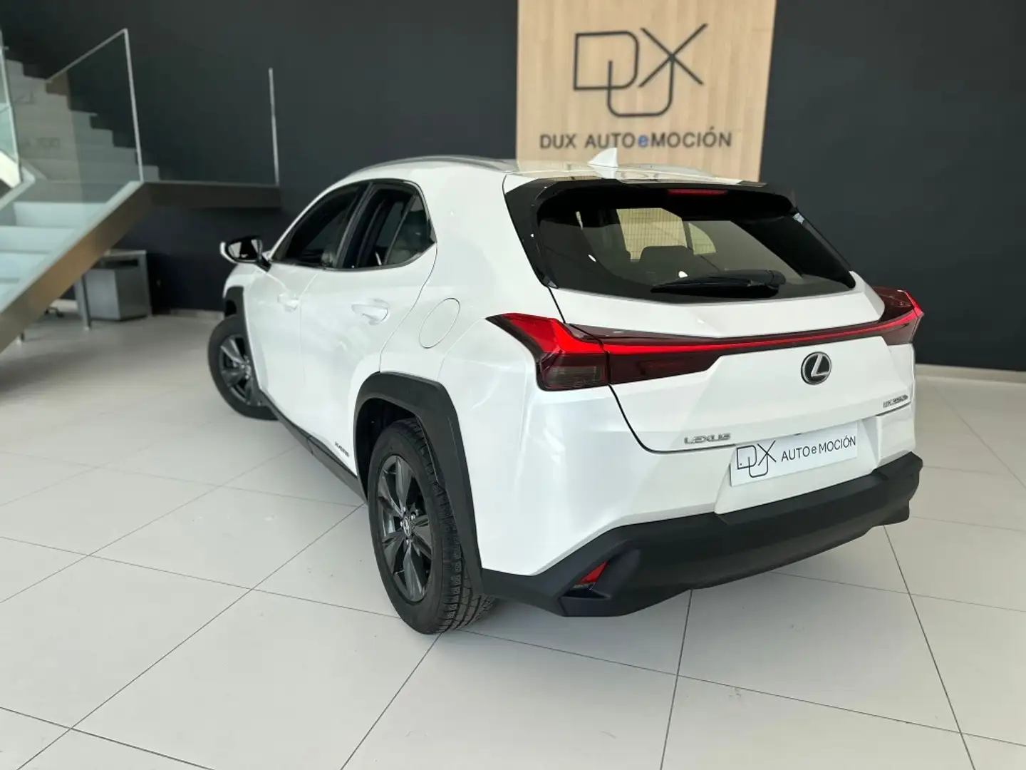 Lexus UX 250h Executive 4WD Blanco - 2