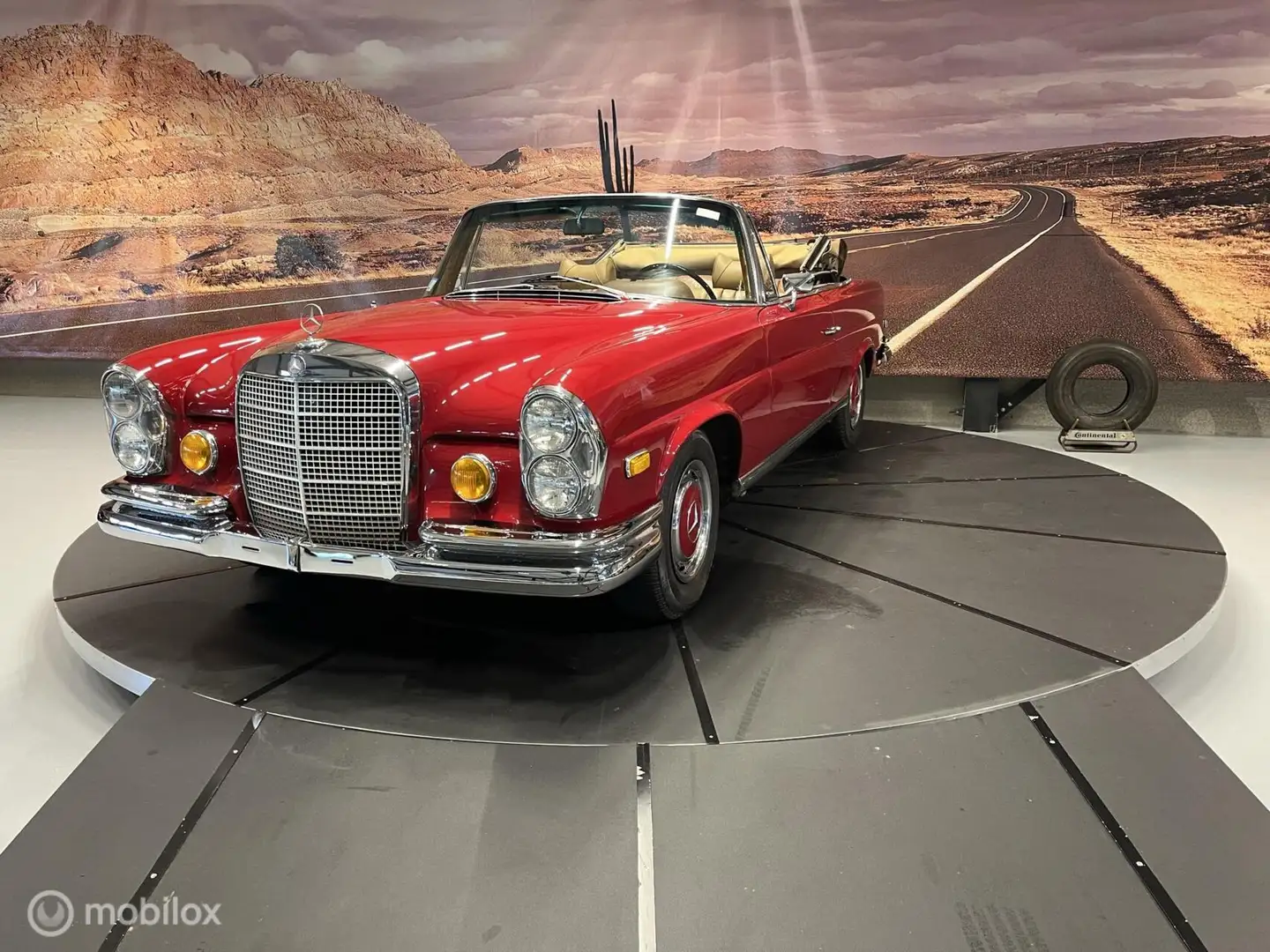 Mercedes-Benz 280 280SE Cabriolet Automatic Rood - 2