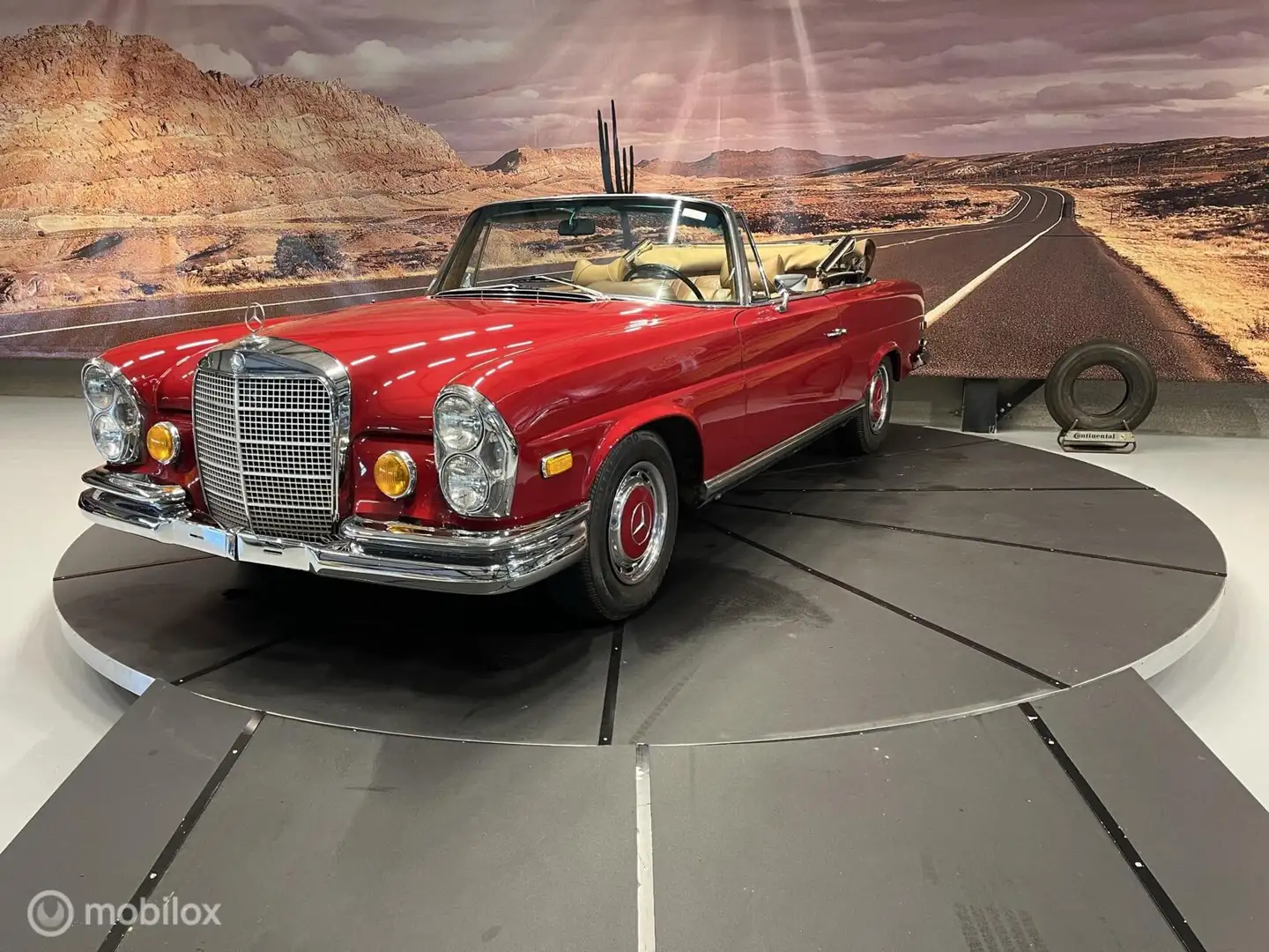 Mercedes-Benz 280 280SE Cabriolet Automatic Rood - 1