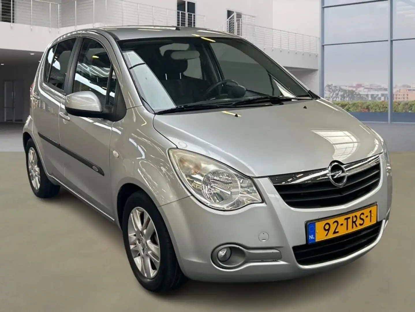 Opel Agila 1.2 Edition Automaat 1e Eig. 58.900 km +NAP NL-aut Grijs - 2