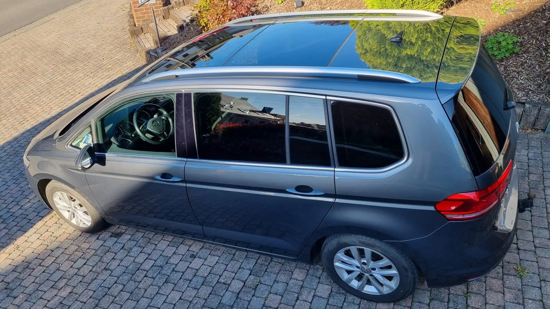 Volkswagen Touran Touran 1.4 TSI Highline DSG Grijs - 2