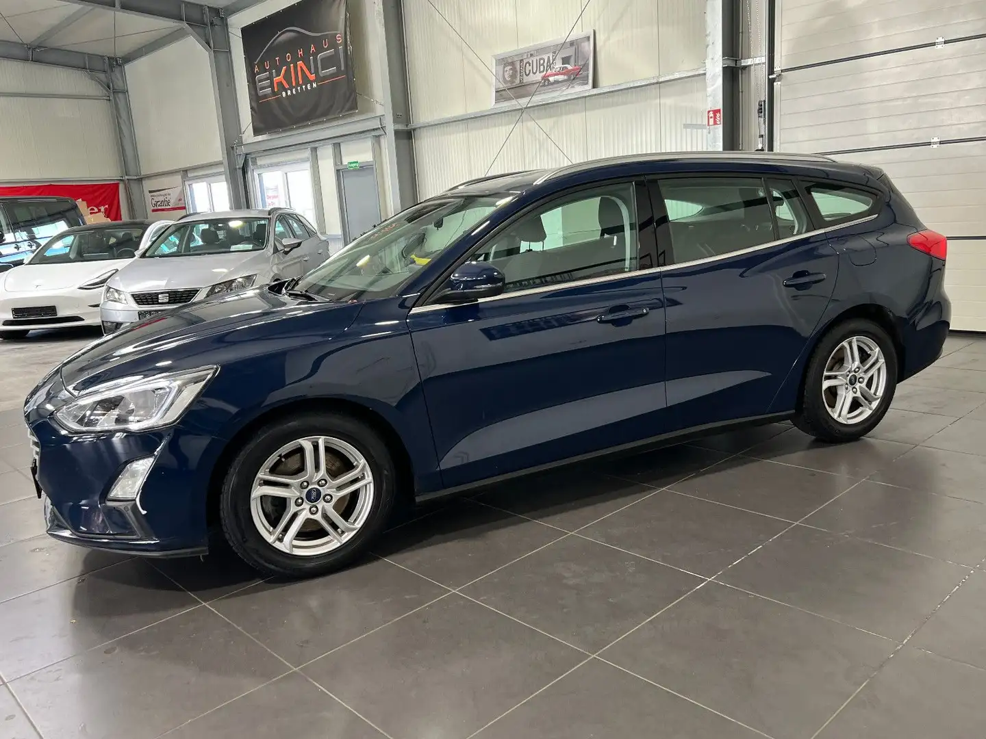 Ford Focus 1.5 TDCi Turnier **Navi*Klima*Temp*PDC** Blau - 2