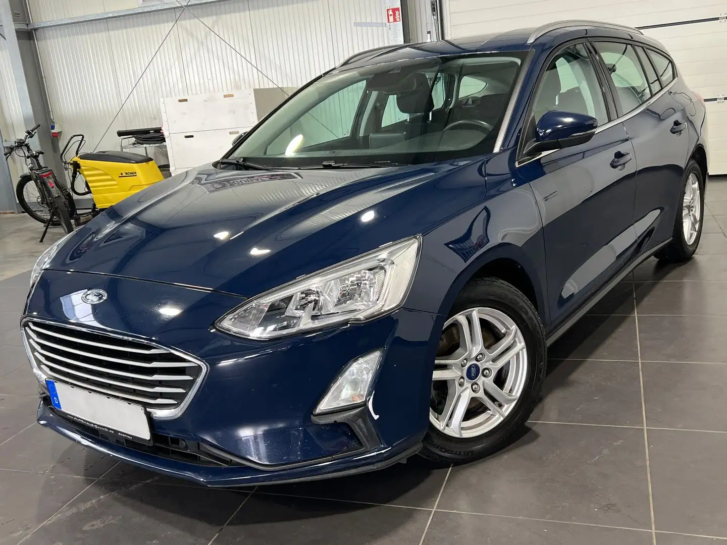 Ford Focus 1.5 TDCi Turnier **Navi*Klima*Temp*PDC** Blau - 1