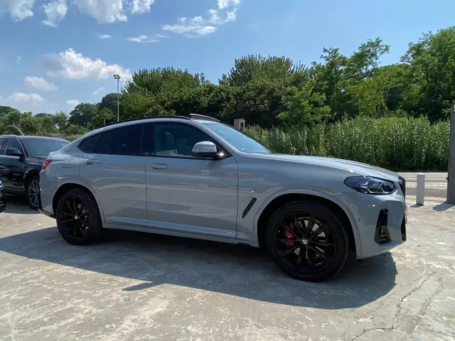 BMW X4 view 6
