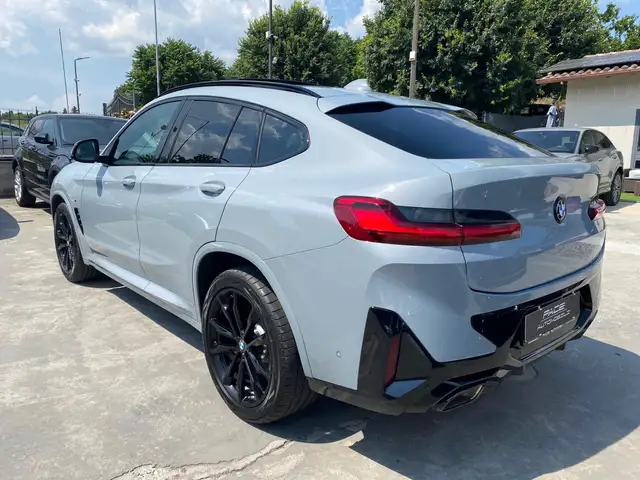 BMW X4 view 12