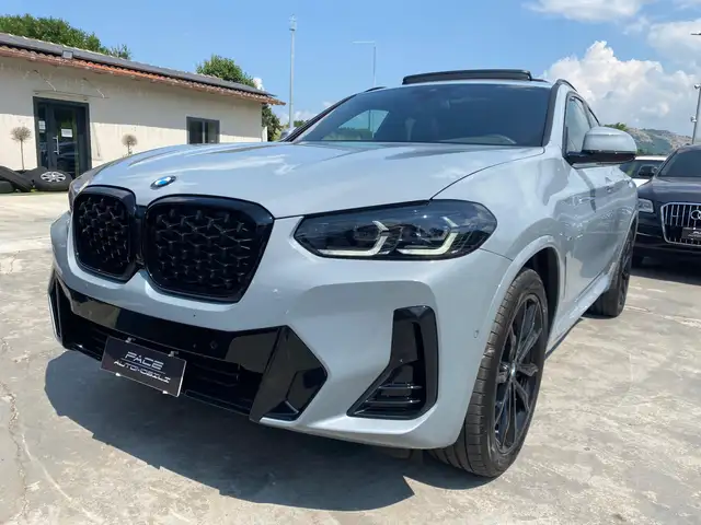 BMW X4 view 4