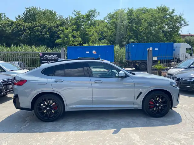 BMW X4 view 5
