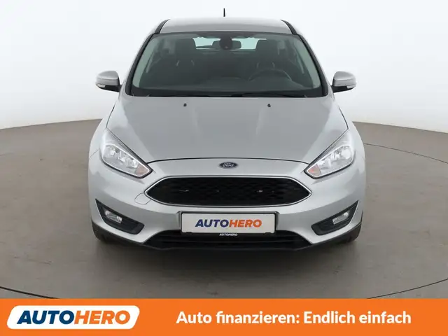 Ford Focus view 9
