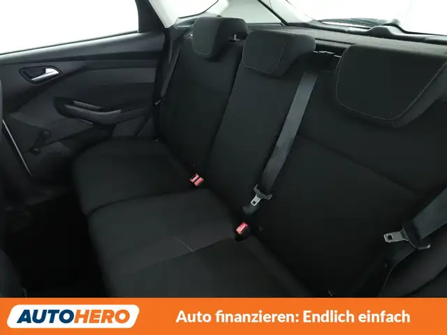 Ford Focus view 14