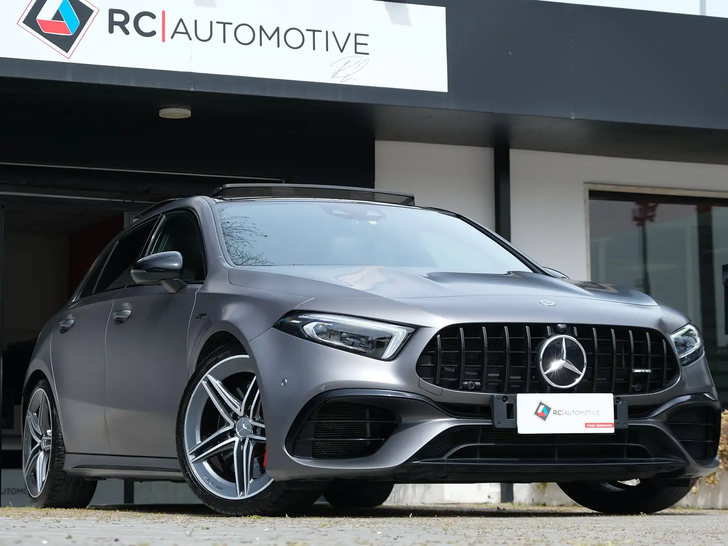 Mercedes-Benz A 45 AMG S 4Matic Night LUXURY con TETTO PANORAMICO Grijs - 1