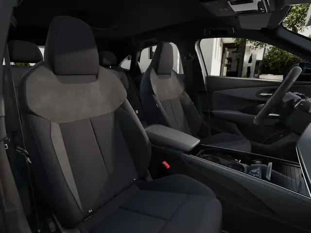 Audi Q3 view 8