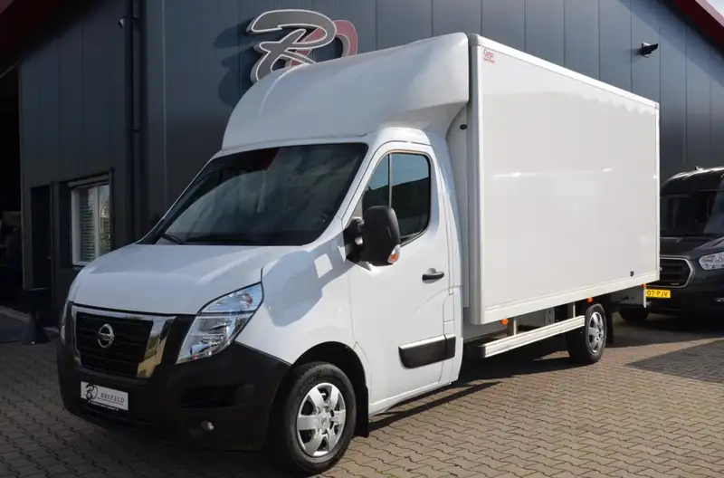 Nissan Interstar