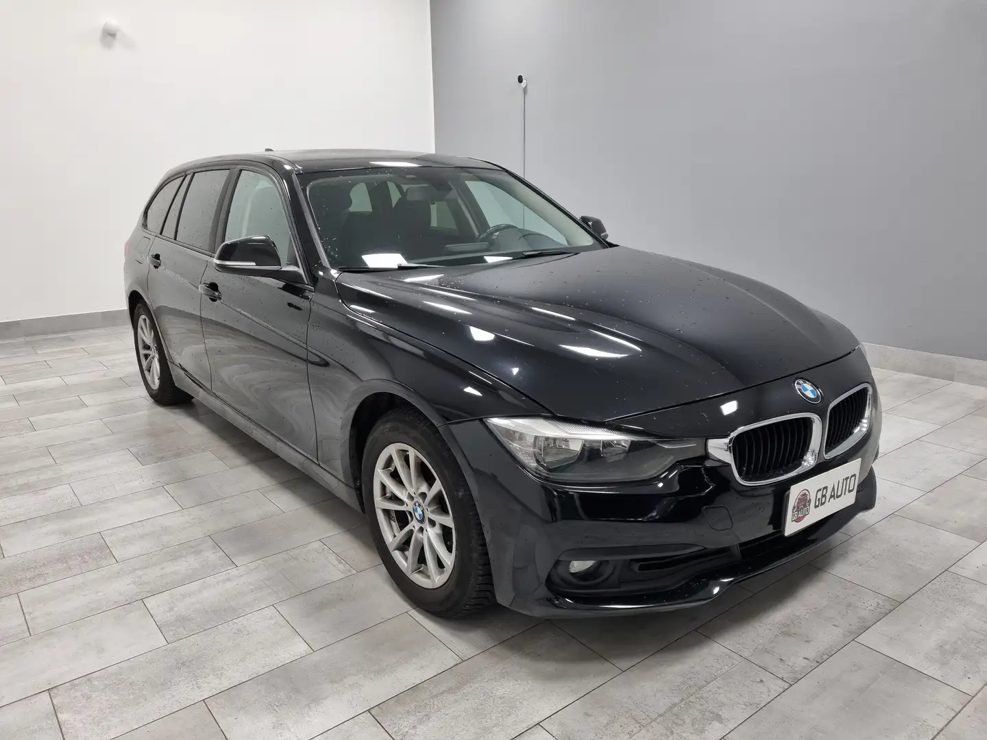 BMW 318 2017 318d Touring Business Advantage Nero - 1