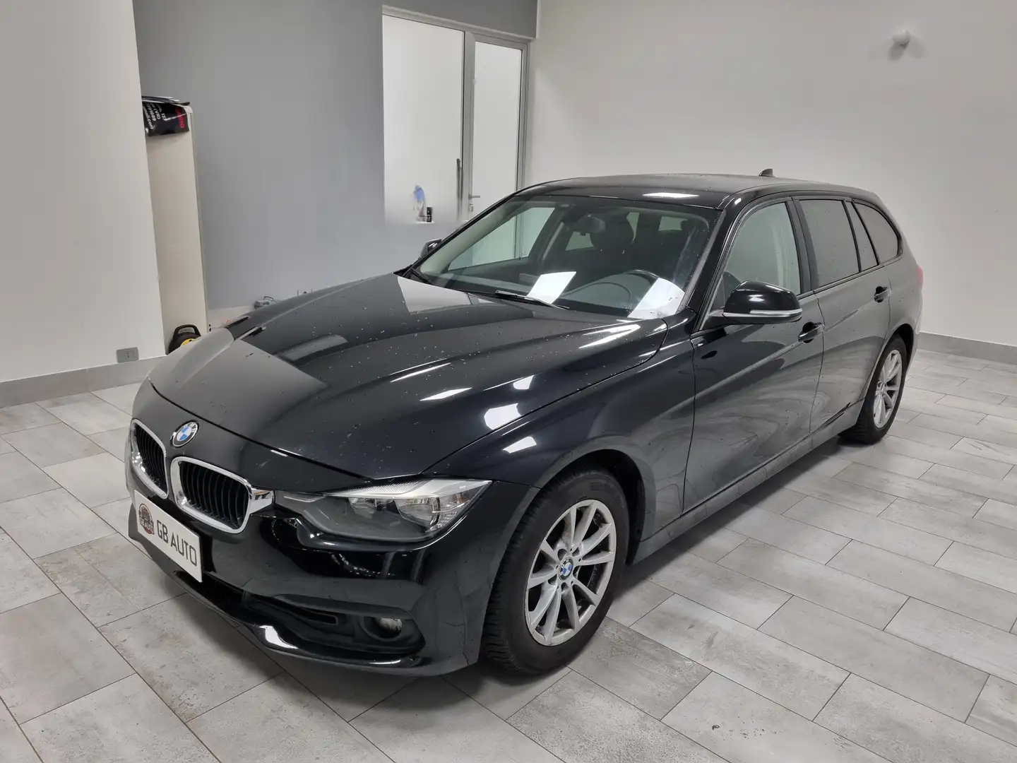 BMW 318 2017 318d Touring Business Advantage Nero - 2