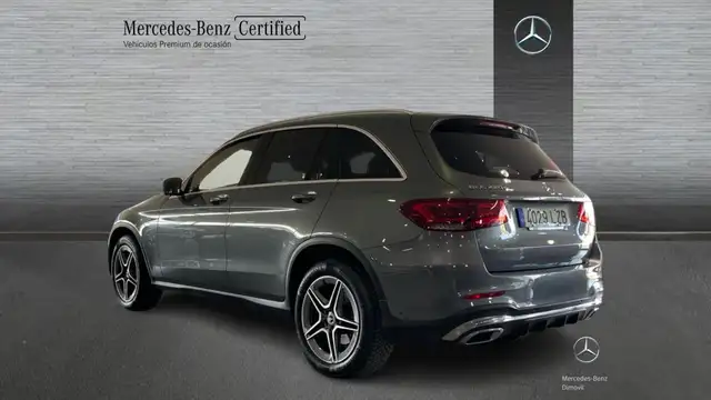 Mercedes-Benz 220 view 4