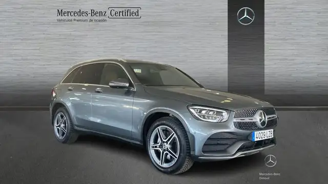 Mercedes-Benz 220 view 3