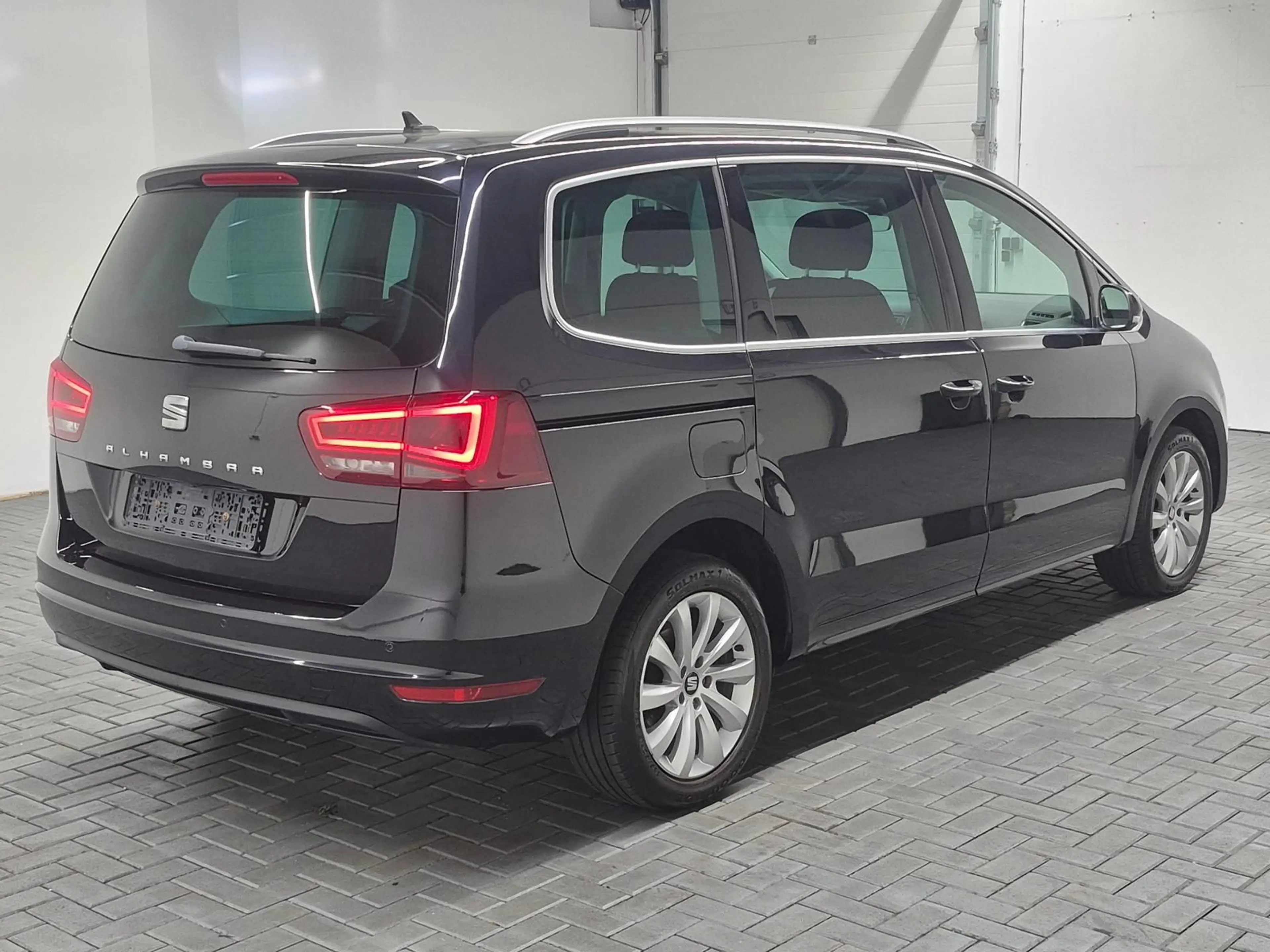SEAT Alhambra 7-Sitzer/Bi-Xenon/Navi/SHZ/Kam/AHK/17LM — photo 4