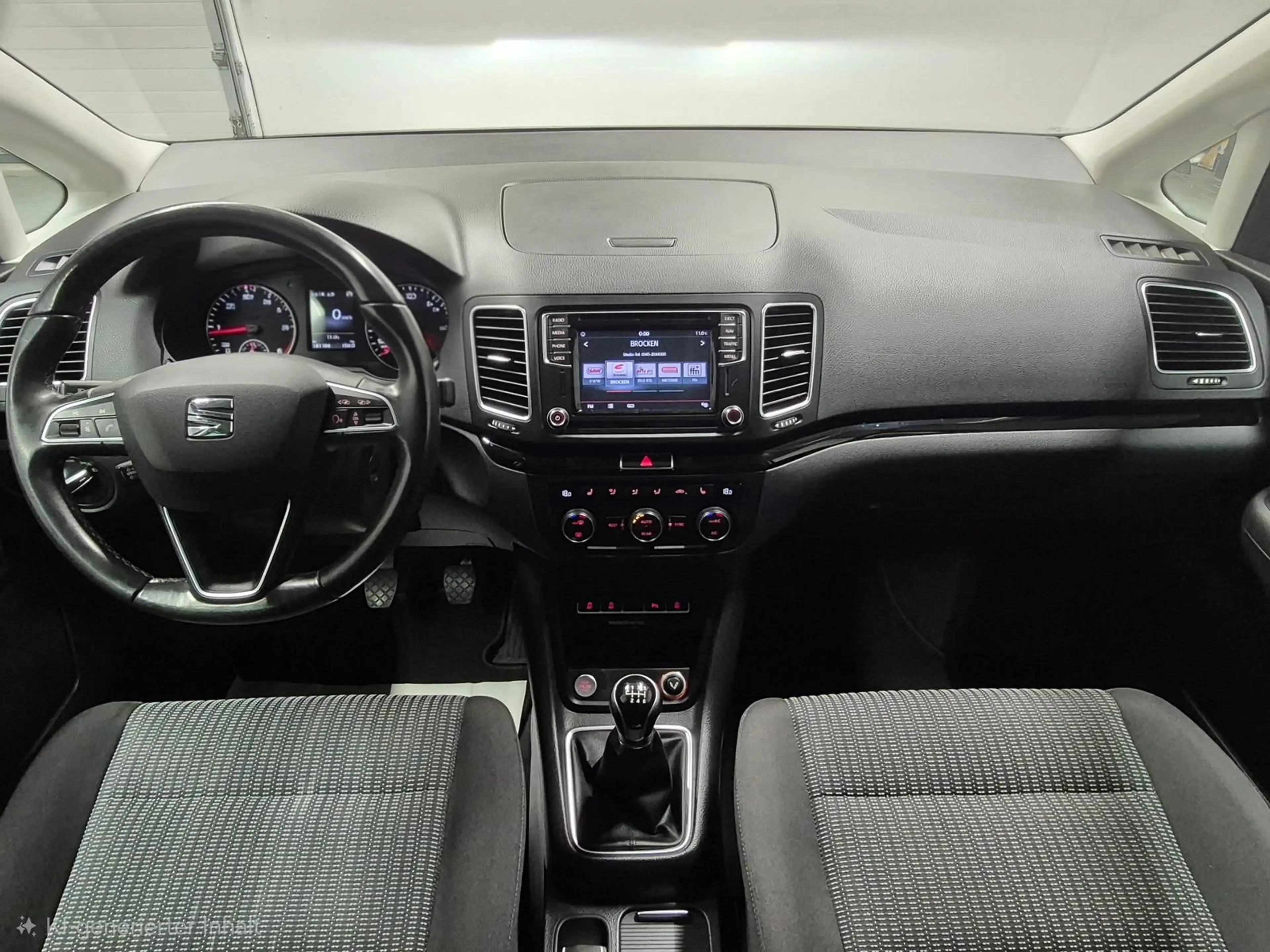 SEAT Alhambra 7-Sitzer/Bi-Xenon/Navi/SHZ/Kam/AHK/17LM — photo 11