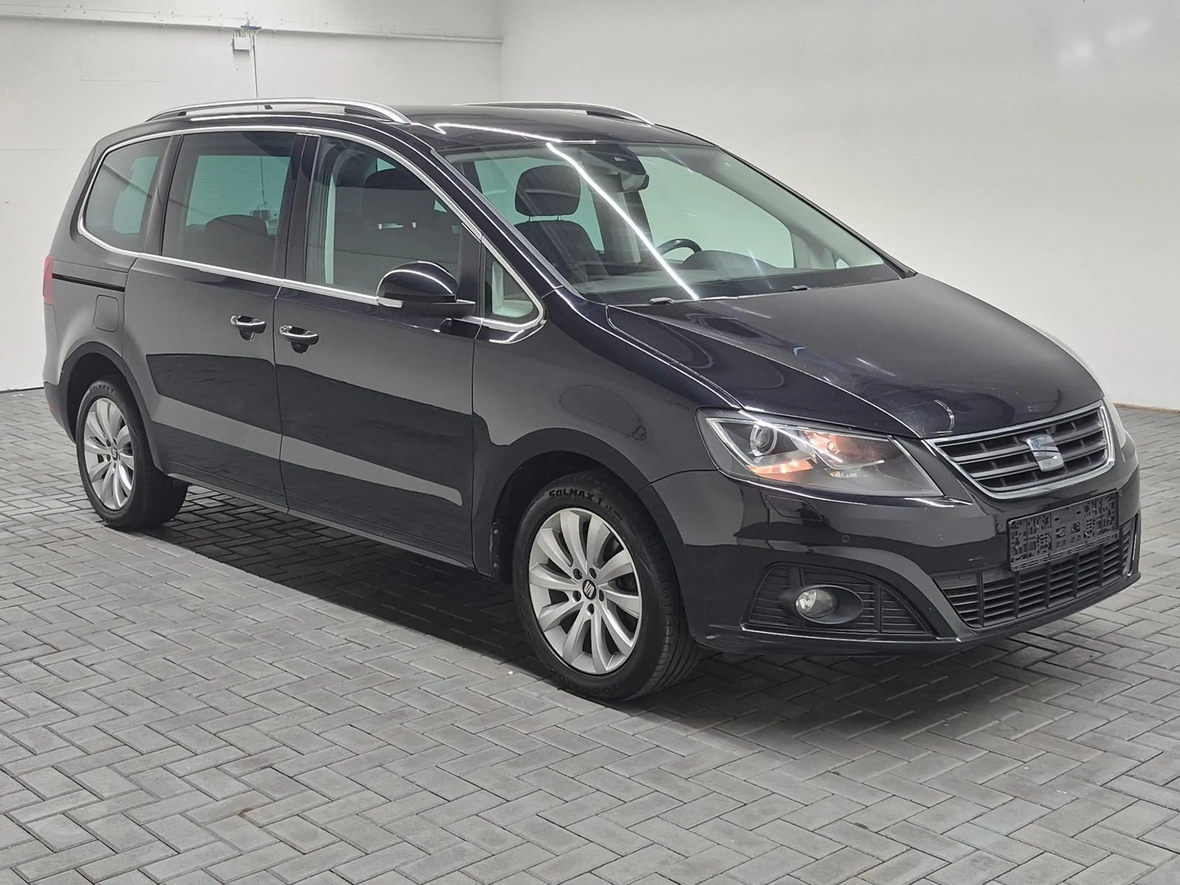 SEAT Alhambra 7-Sitzer/Bi-Xenon/Navi/SHZ/Kam/AHK/17LM — photo 6