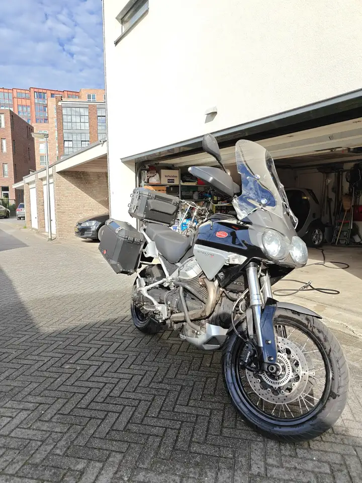 Moto Guzzi Stelvio 1200